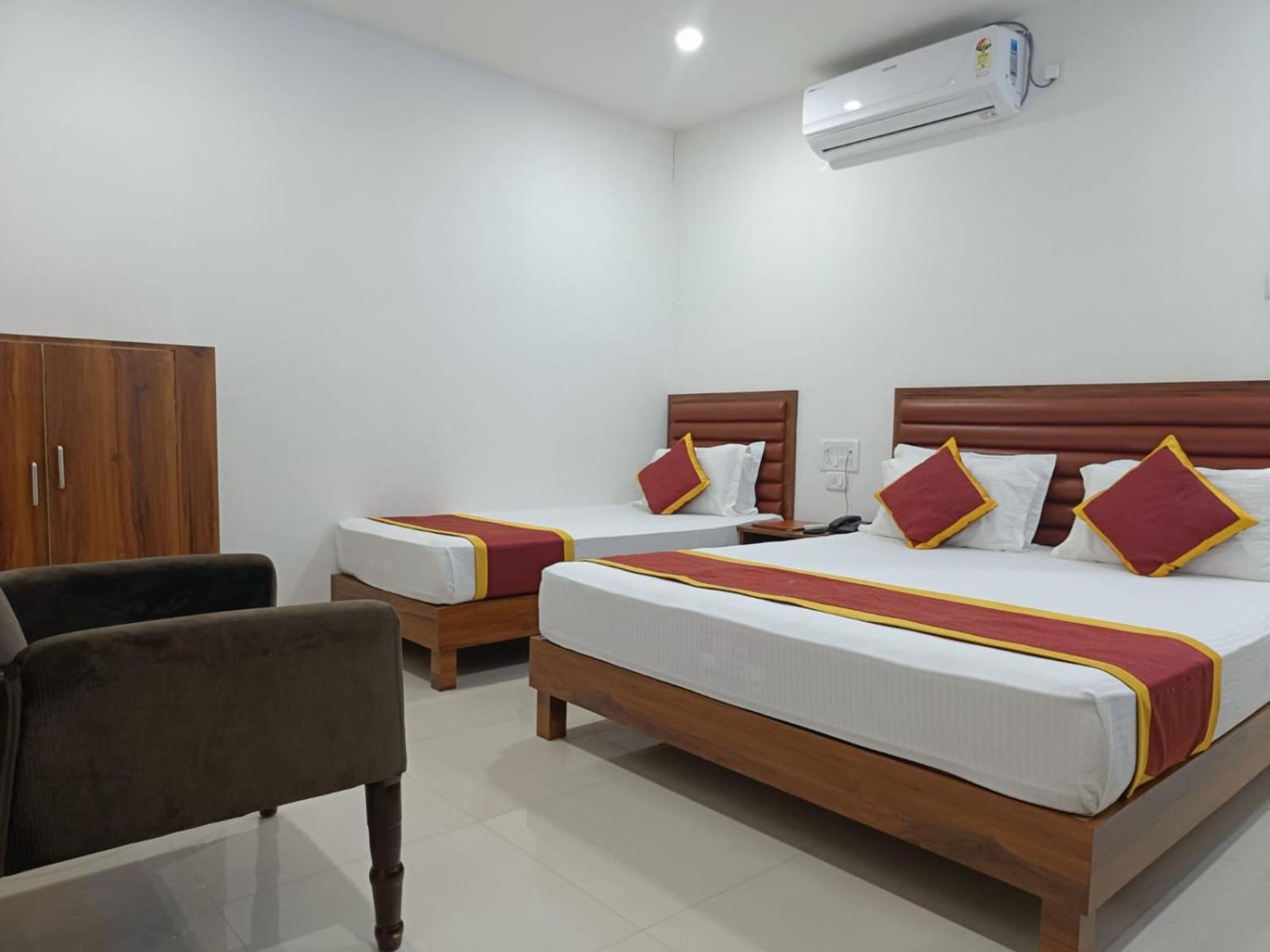 Hotel Executive Inn Hailakandi Экстерьер фото
