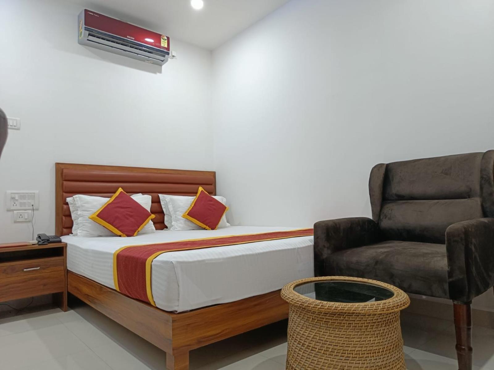 Hotel Executive Inn Hailakandi Экстерьер фото