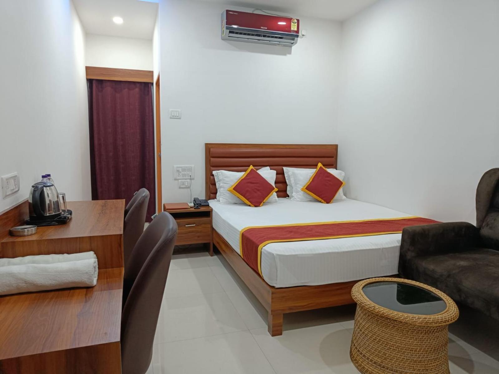 Hotel Executive Inn Hailakandi Экстерьер фото