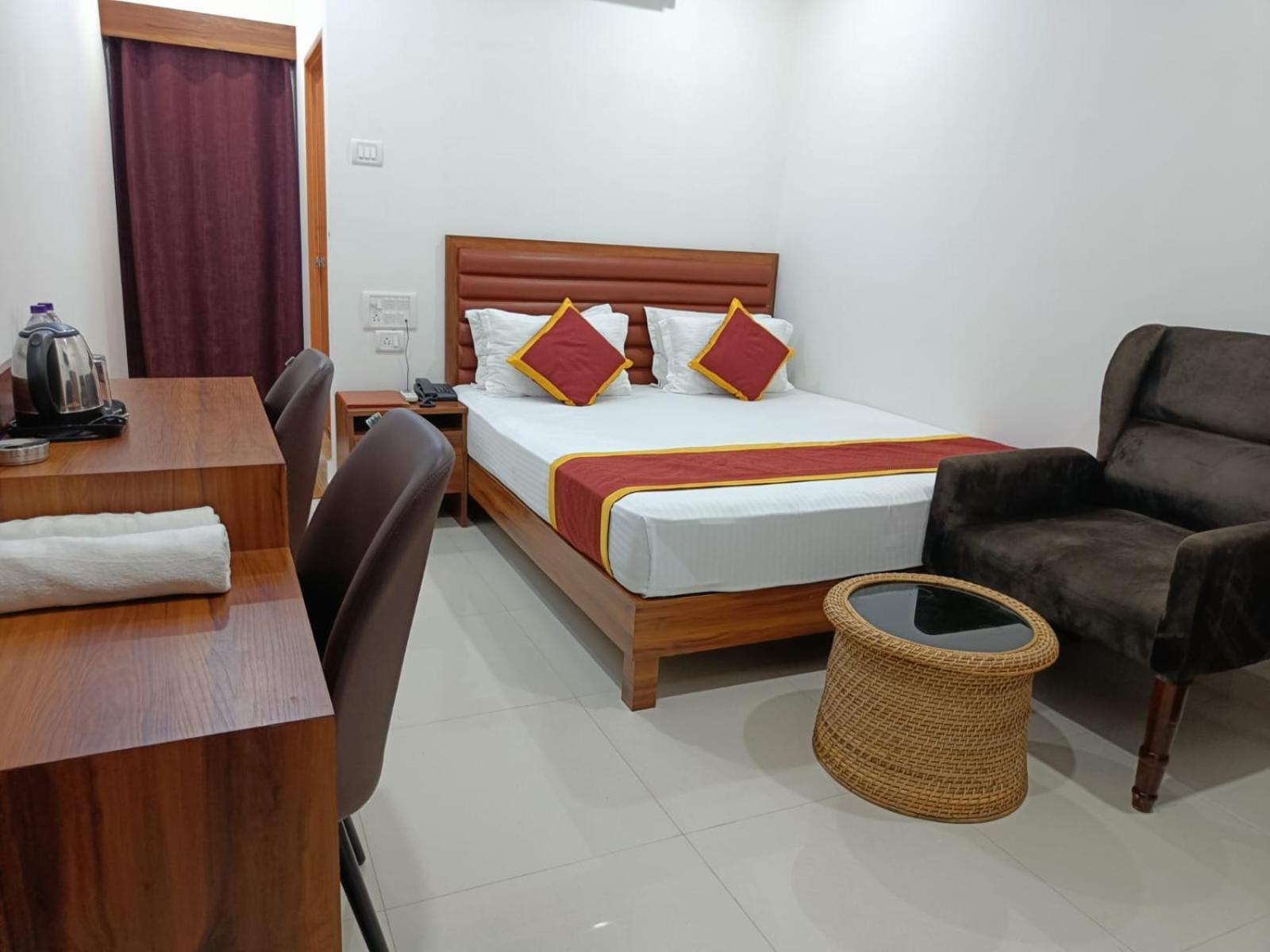 Hotel Executive Inn Hailakandi Экстерьер фото