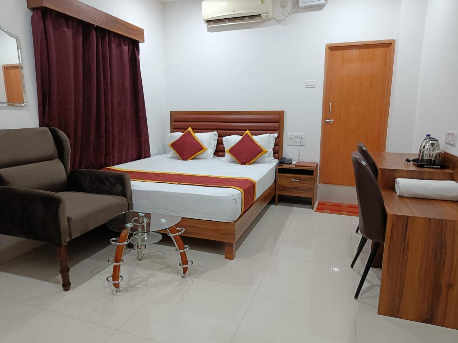 Hotel Executive Inn Hailakandi Экстерьер фото