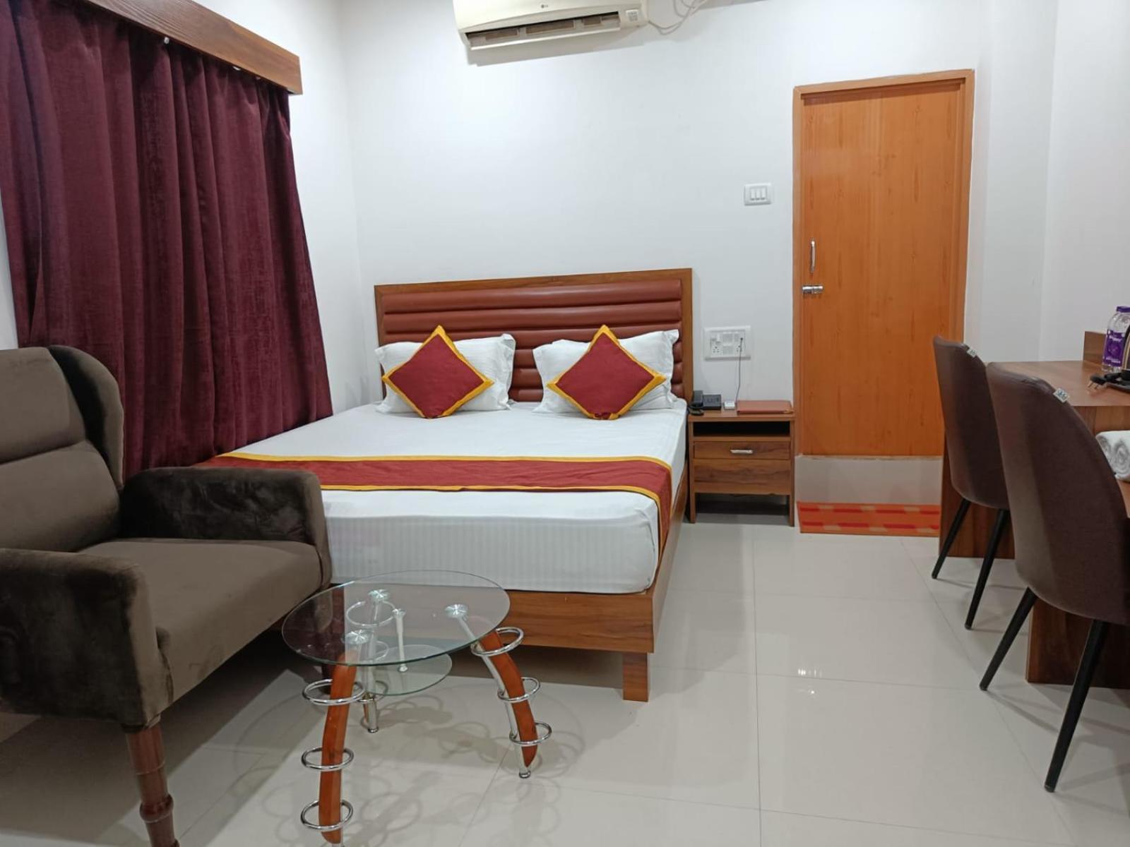 Hotel Executive Inn Hailakandi Экстерьер фото
