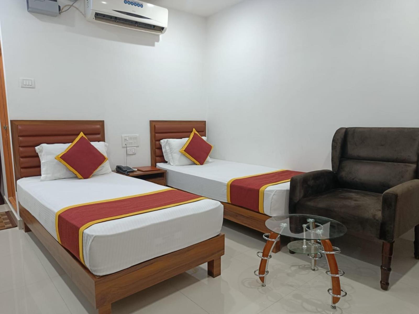 Hotel Executive Inn Hailakandi Экстерьер фото