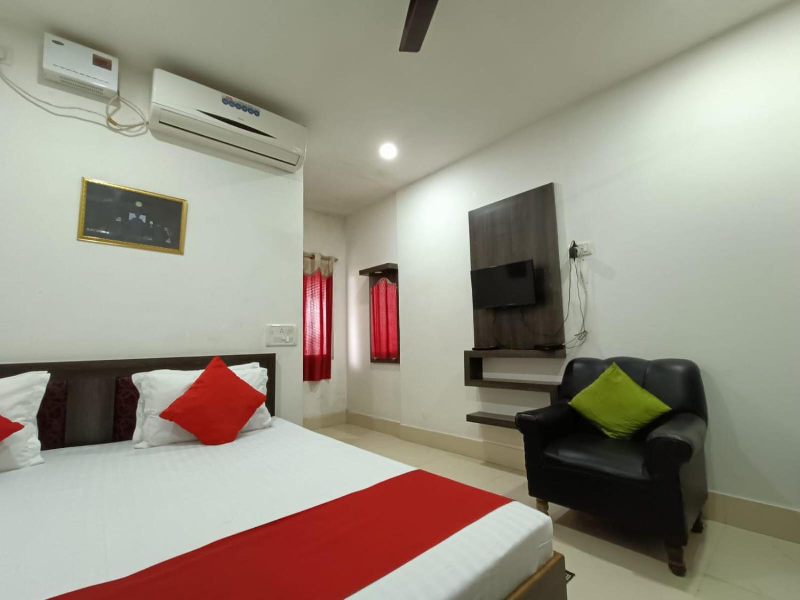 Hotel Executive Inn Hailakandi Экстерьер фото