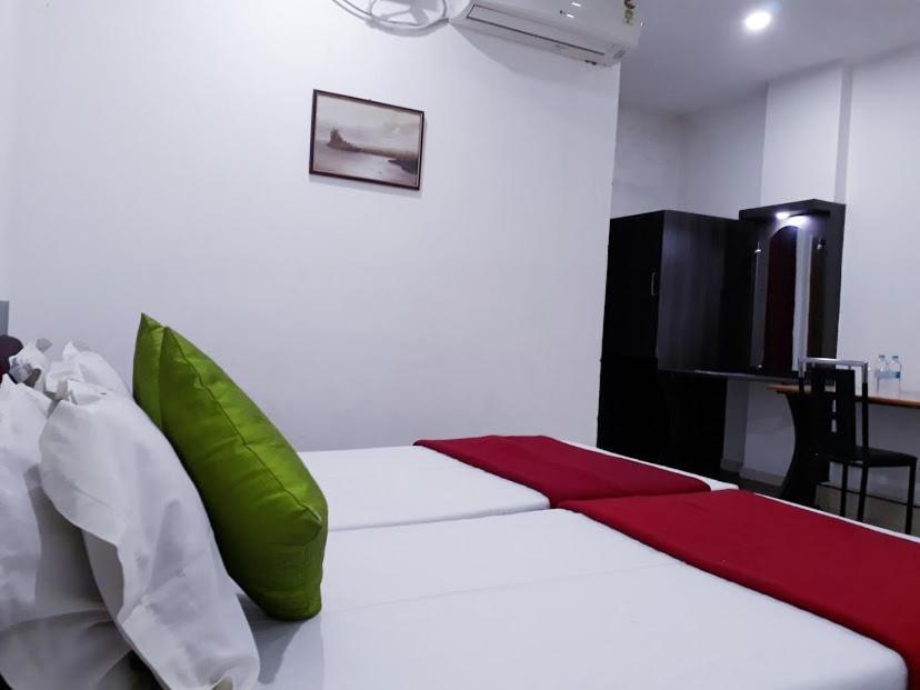 Hotel Executive Inn Hailakandi Номер фото